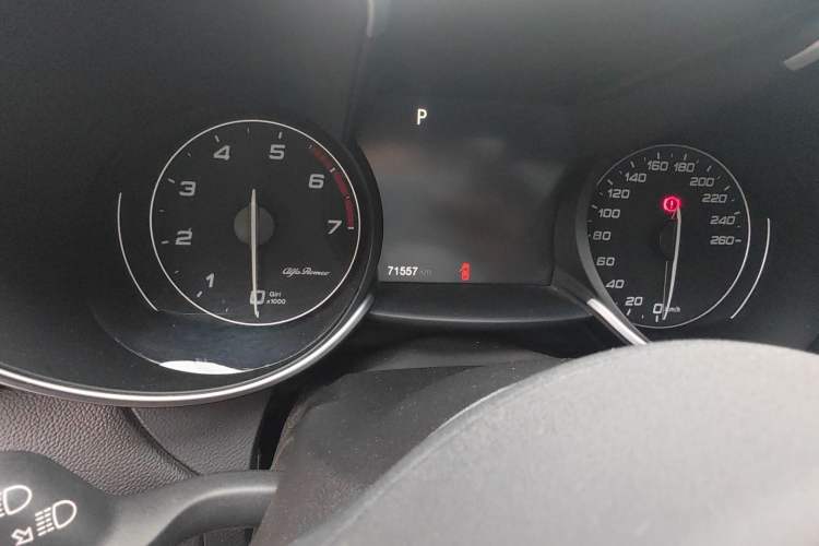 Used Alfa Romeo Giulia 2017 2.0T 280HP Luxury Edition
