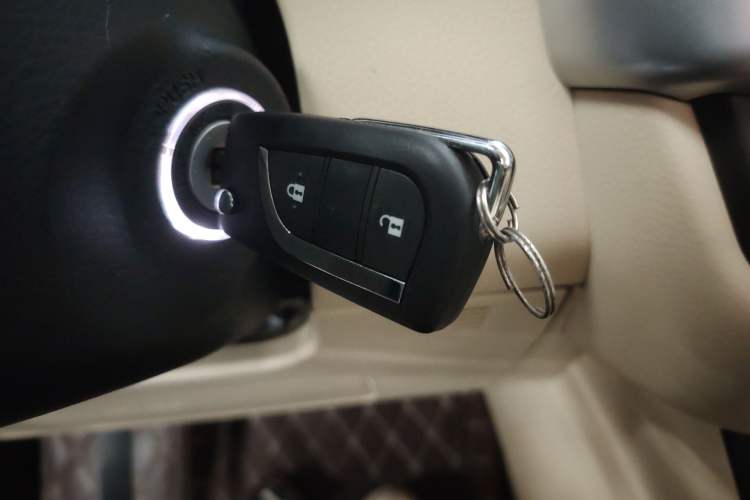 Used Toyota Highlander 2018 2.0T Two-Wheel Drive Elite Version 5 Seats China VI Standard
