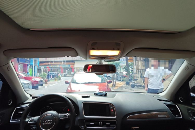 Used Audi Q5 2013 40 TFSI Comfort Edition Headliner