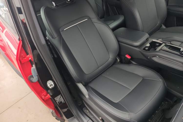 Used iCAR 03T 2024 501km Four-wheel Drive Long-Range Version Right Front Seat