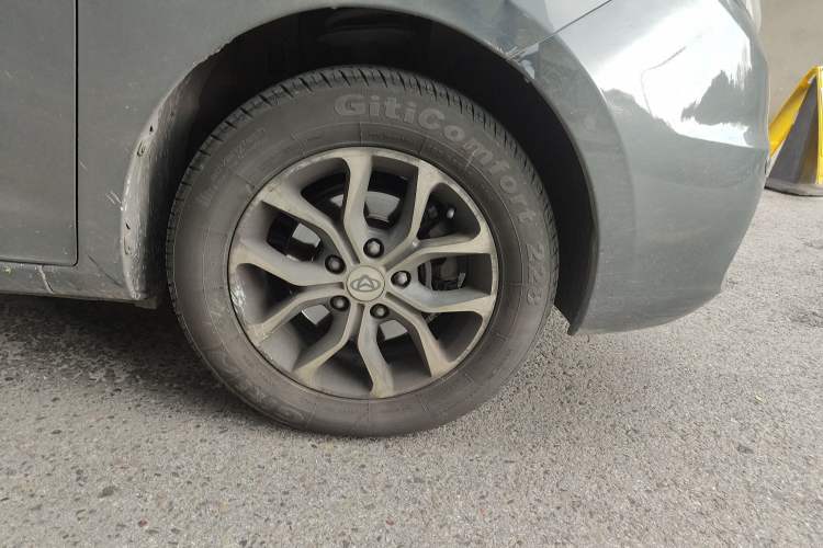 Used CHANGAN KAICHENG Oushang A600 2016 1.5L Manual Luxury 7-Seater Right Front Wheel Hub