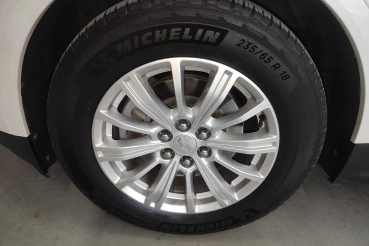 Used Cadillac XT5 2018 28E Four-Wheel Drive Tech Version
