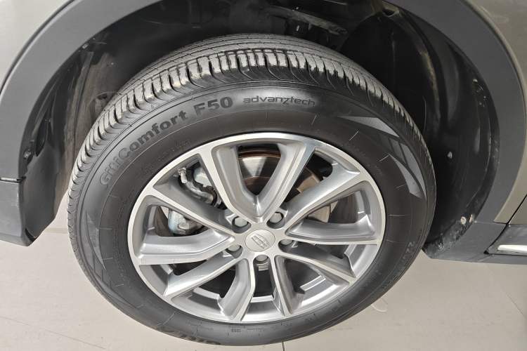 Used Geely Auto Emgrand X7 Sport 2018 2.0L Manual Two-Wheel Drive Zhiya Version Left Front Wheel Hub