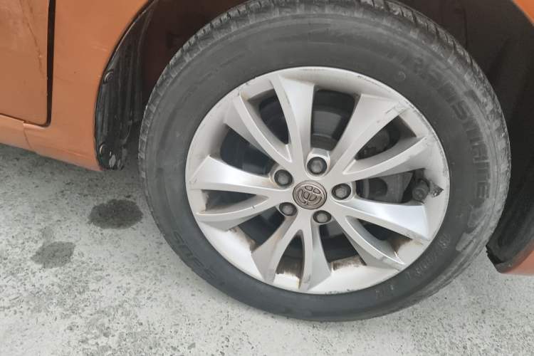 Used Brilliance H220 2014 1.5L AMT Sunroof Version
