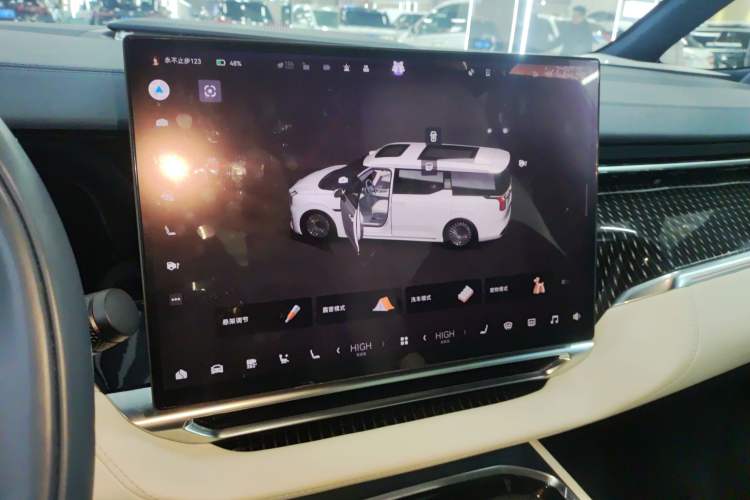 Used Zeekr 009 2024 7-Seater Aisle Version 108 kWh