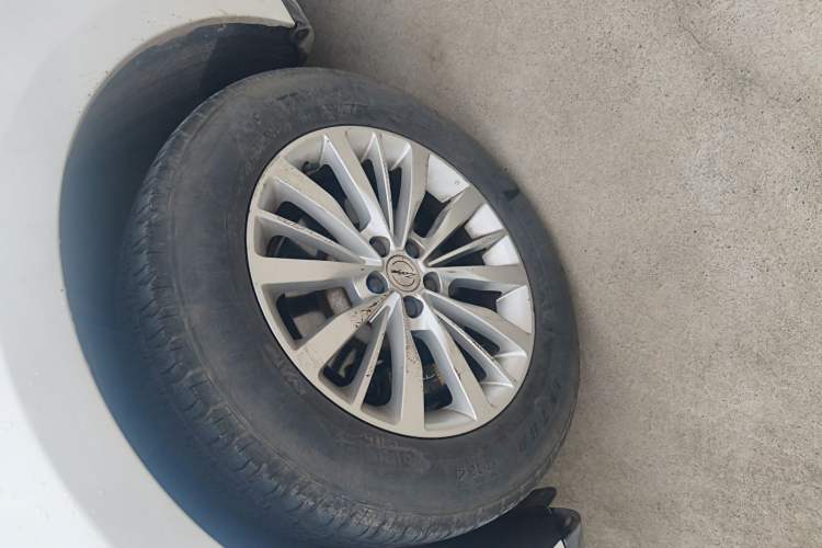 Used Zotye SR9 2017 2.0T Automatic Ultimate Light Edition
