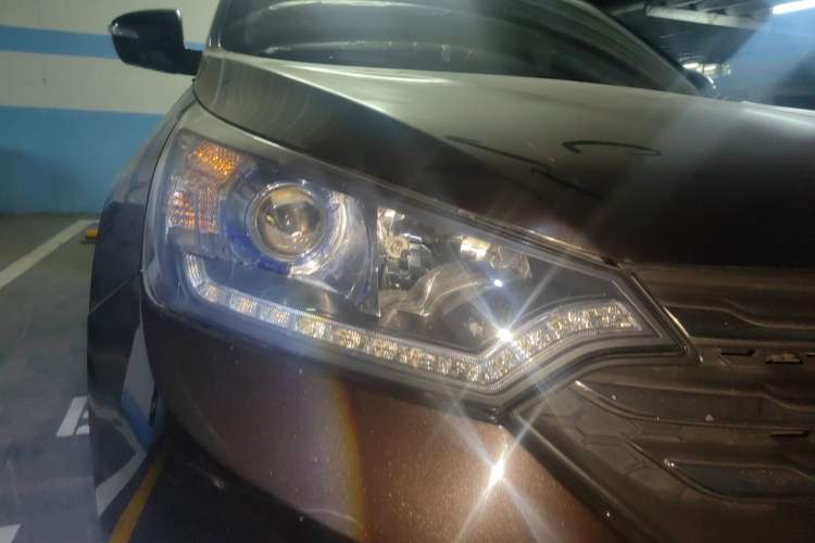 Used Dongfeng Aeolus AX7 2015 2.0L Manual Parade Edition