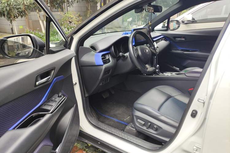 Used Toyota C-HR 2020 2.0L Luxury Edition Driver Seat