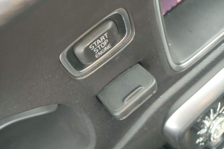 Used Volvo V40 2018 T3 Zhiya Edition