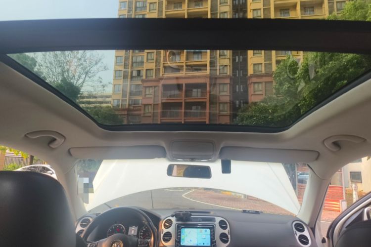 Used Volkswagen Tiguan 2013 1.8TSI Automatic Two-Wheel Drive Luxury Model Headliner