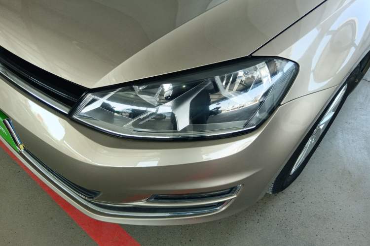 Used Volkswagen Golf 2016 1.6L Automatic Fashion Model Left Front Headlight