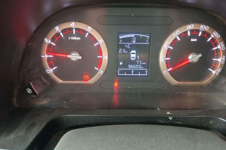 Used FORTHING Lingzhi 2019 M5L 1.6L 9-Seater Base Model China VI Standard Odometer Close Up