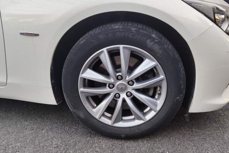 Used Infiniti Q50 2014 2.0T Comfort Edition