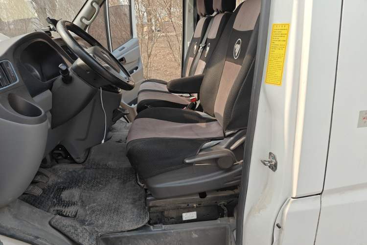Used Foton Toano 2022 2.0T Manual Jixiang Van Long Wheelbase Mid-Roof Design Rear Single Tire 3-Seater 4F20TC3