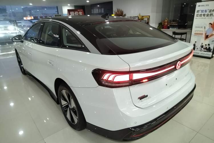 Used Volkswagen ID.7 VIZZION 2024 AIR model