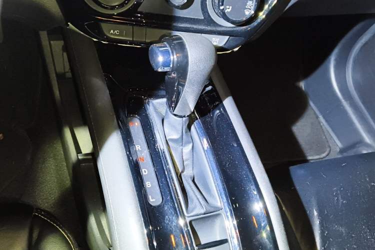 Used Honda Vezel 2015 1.5L CVT two-wheel drive Comfort trim
