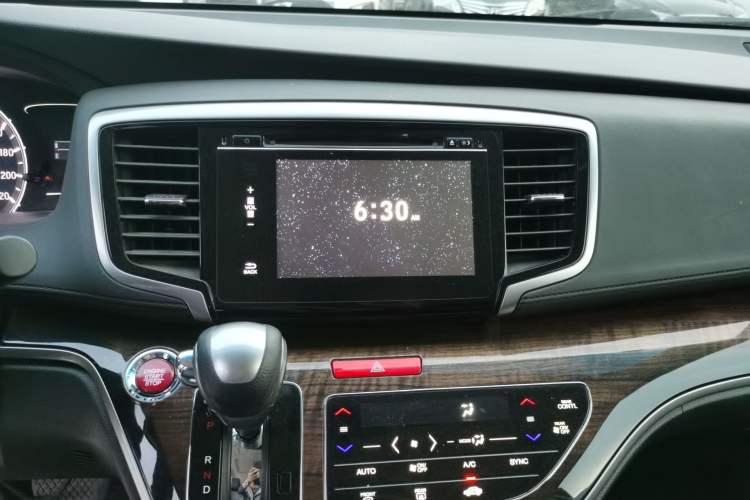 Used Honda Odyssey 2017 2.4L Smart Edition Audio And AC Panel