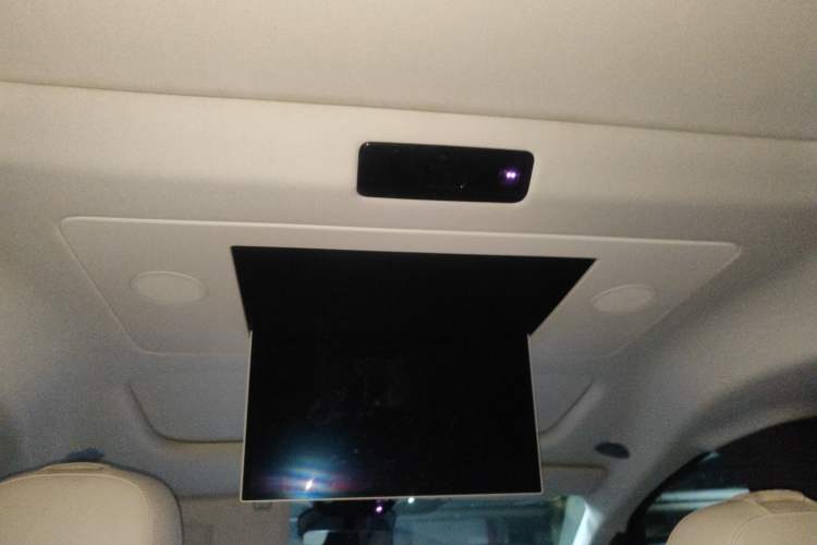 Used Li Auto MEGA 2024 Ultra Model
