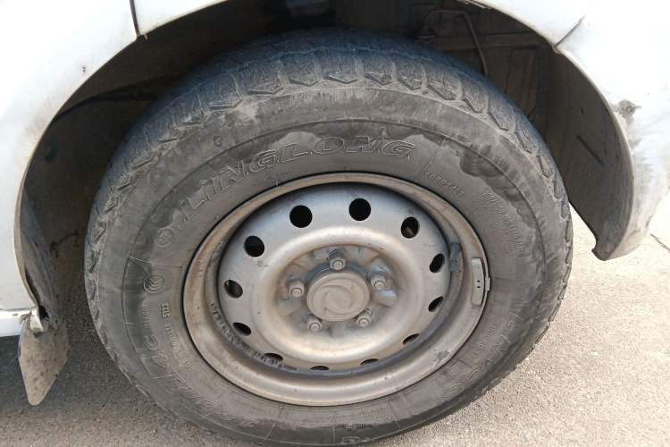 Used Dongfeng Xiaokang EC36 2022 Standard Edition CATL Battery Right Front Wheel Hub