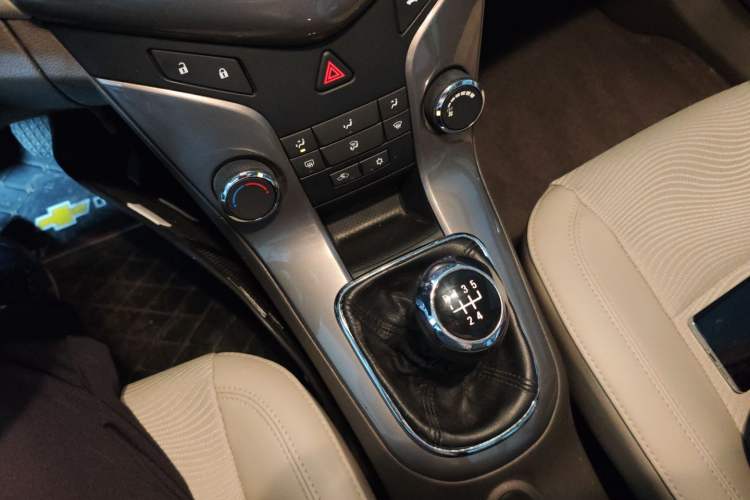 Used Chevrolet Cruze 2015 1.5L Classic SE MT
