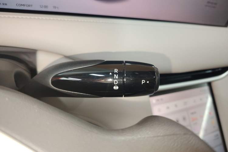 Used IM LS6 2025 Lingxi Intelligent Driving Edition Gear Lever