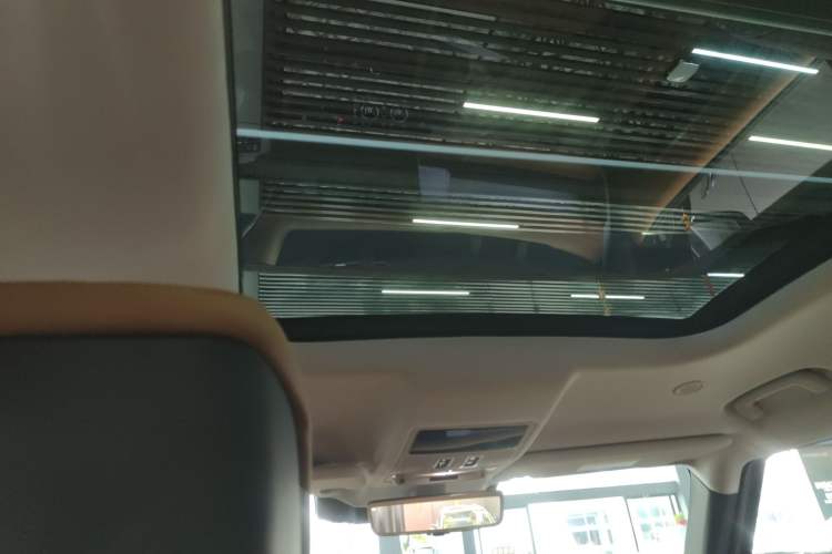 Used Land Rover Defender 2024 110 3.0T P400 Dark Edition Headliner