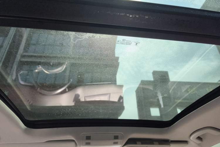 Used Volkswagen Golf Sportsvan 2016 230TSI Automatic Trend Edition Headliner