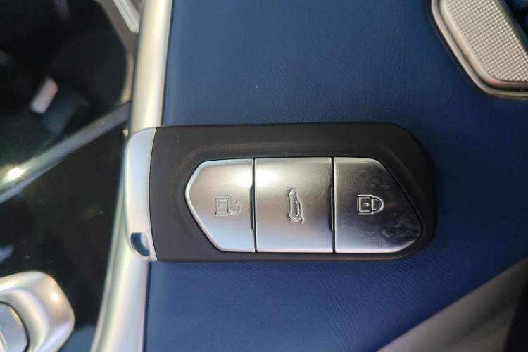 Used VOYAH FREE 2021 Four-Wheel Drive Extended-Range First-Edition Commemorative Model Vehicle Key