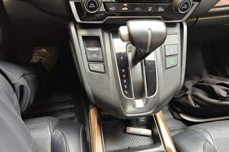 Used Honda CR-V 2017 240TURBO CVT Front-Wheel Drive Fashion Edition Gear Lever