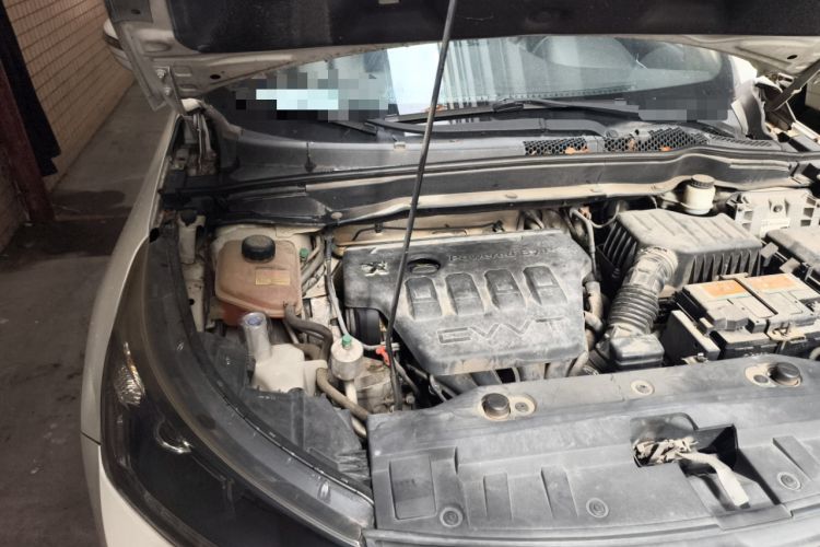 Used Dongfeng Aeolus AX7 2015 2.0L Automatic Zhiyi Trim