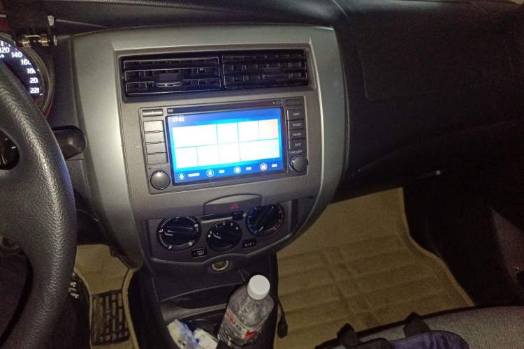 Used Nissan Livina 2013 Jingrui 1.6XL Manual Comfort Edition