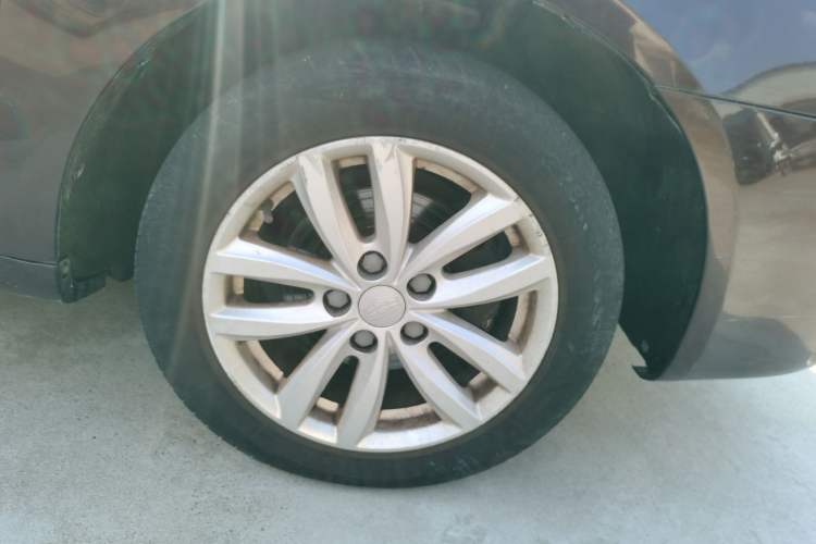 Used Geely Auto Classic Emgrand 2012 Sedan 1.5L Manual Comfort Model