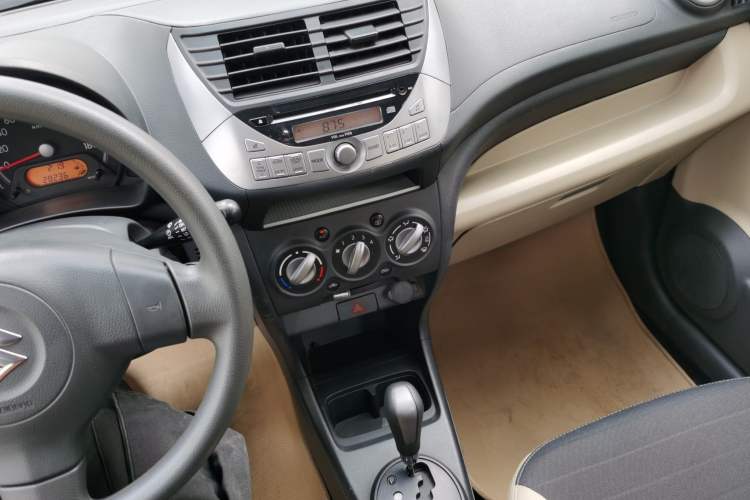 Used Suzuki Alto 2009 1.0L Automatic Luxury Version Audio And AC Panel