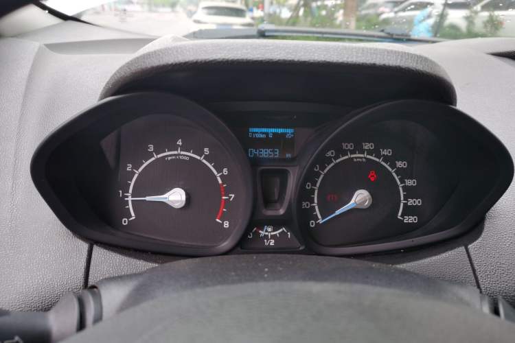 Used Ford EcoSport 2017 1.5L Manual Comfort Model Instrument Cluster