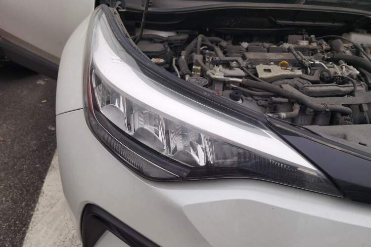 Used Toyota IZOA 2021 Dual-Motor 2.0L Yi Xing Edition Right Front Headlight