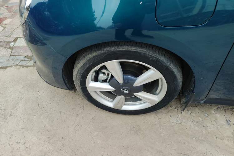 Used ORA Good Cat 2021 400km Standard Range Athena Edition Lithium Iron Phosphate Left Front Wheel Hub