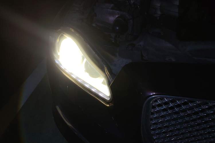 Used Jaguar XJ 2012 XJL 3.0 Flagship Business Edition Right Front Headlight