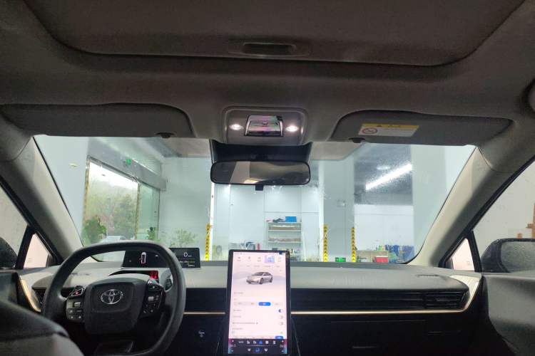 Used Toyota bZ3 2023 616 km Long-Range PRO Headliner