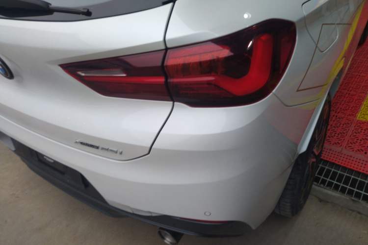 Used BMW X2 2023 xDrive 25i Shining Edition
