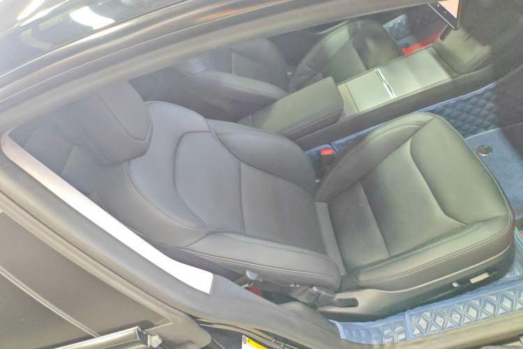 Used Tesla Model 3 2023 Rear-Wheel-Drive Version Right Front Seat