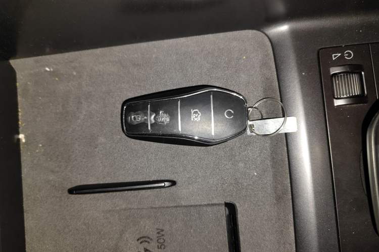 Used BYD Song L EV 2025 Intelligent Driving Version 662 km LiDAR Excellence Edition
