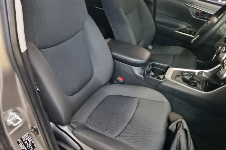 Used Toyota RAV4 2022 2.0L CVT Two-Wheel Drive Urban Edition Right Front Seat