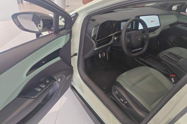 Used Hongqi EH7 2025 690 Smart Selection Edition Driver Seat