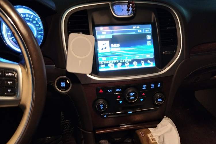 Used Chrysler 300C 2014 3.0L Excellence Edition