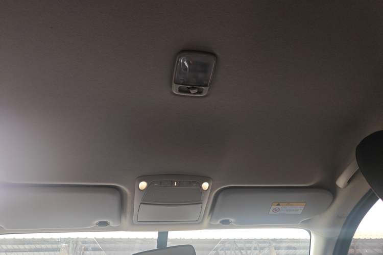 Used Nissan Navara 2017 2.5L Automatic 2WD Luxury Edition QR25