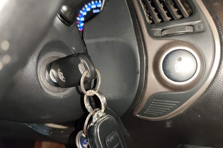 Used Hyundai ix35 2012 2.0L Manual Two-Wheel Drive New Edition GL
