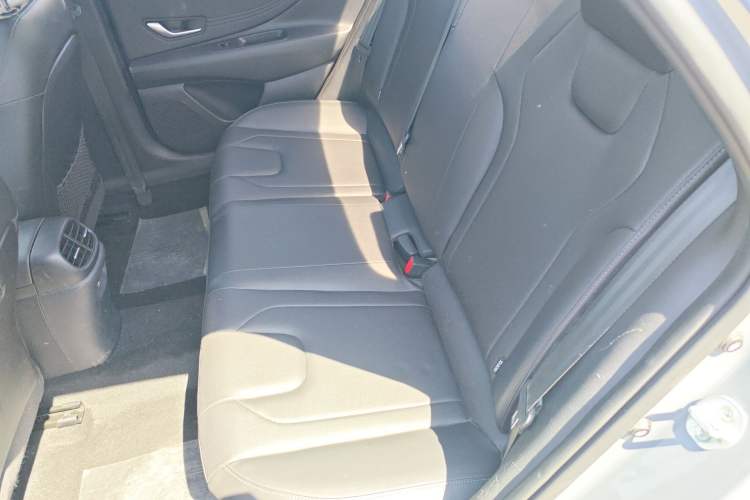 Used Hyundai Elantra 2022 1.5L CVT LUX Prestige Edition Left Rear Seat