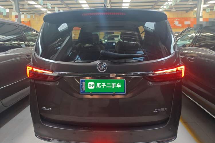 Used Buick GL8 2023 Facelifted Land Cruiser Executive Luxury Version