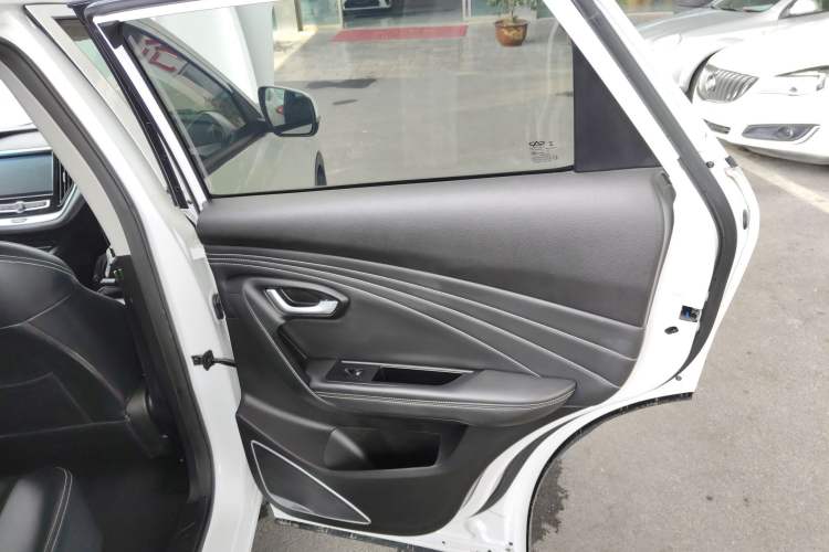 Used JETOUR X70M 2021 1.5T Manual Urban Partner Model 5 Seats
