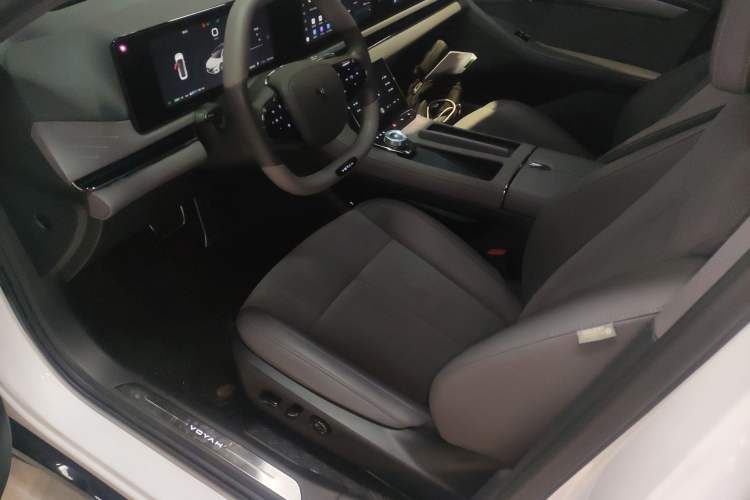 Used VOYAH PASSION 2024 PHEV Four-Wheel Drive Ultra-Long Range Executive Edition Left Front Seat